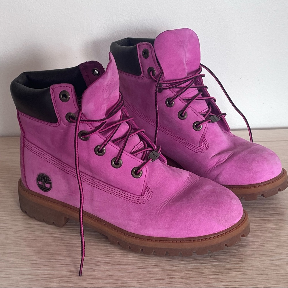 Pink Timberland Boots – Boys Size 6.5/ Women’s 8-8.5 (Susan G. Komen Edition)